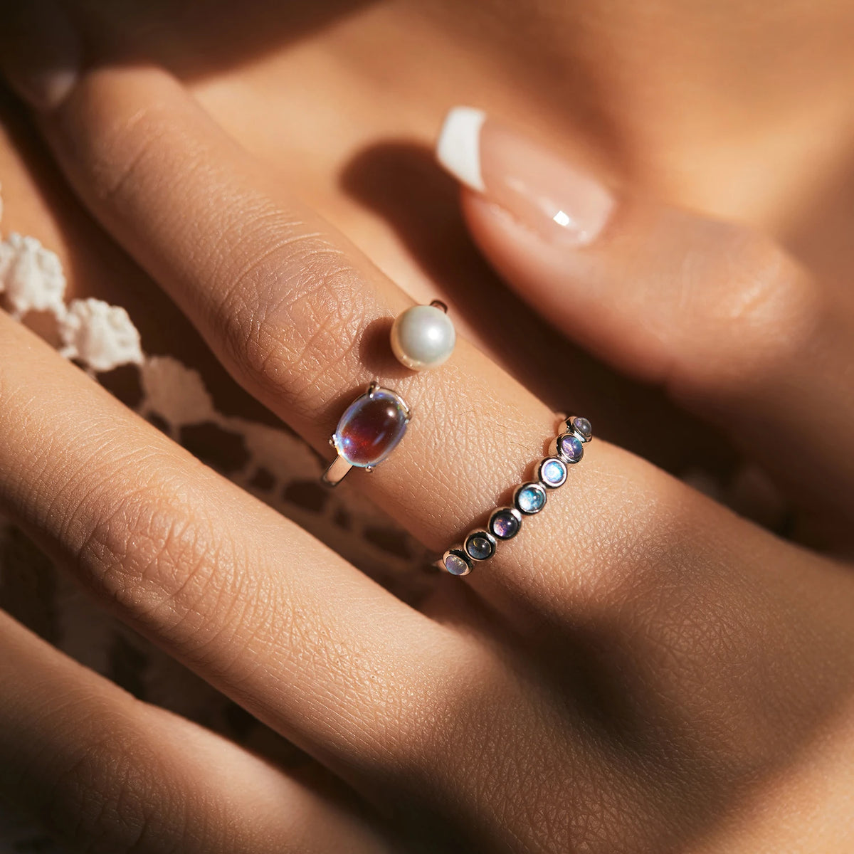 925 Sterling Silver Exquisite Round Moonstone Ring Stackable Crystal Ring For Women Birthday Gift Fine Jewelry