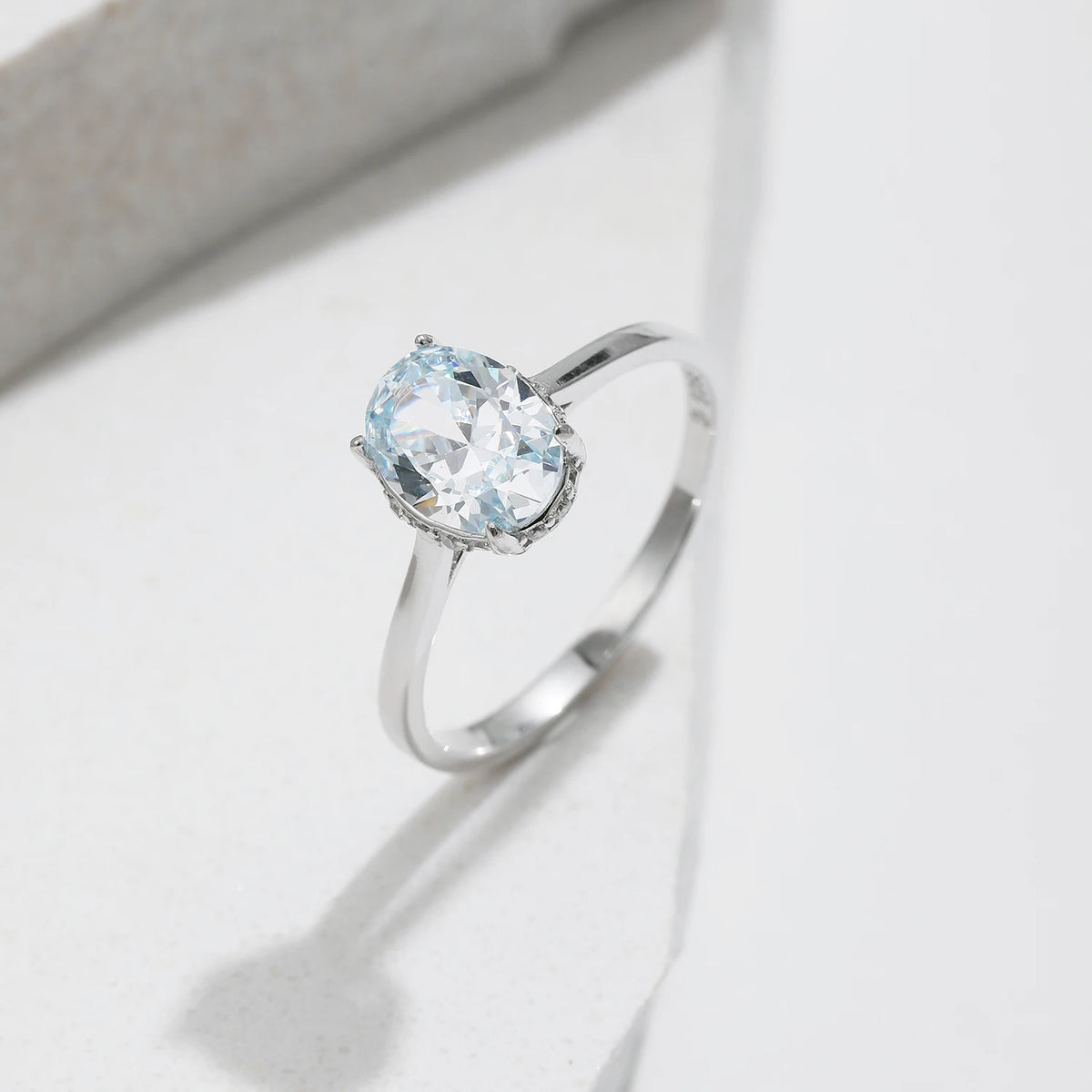 Classic Design 925 Sterling Silver Ocean Blue Zirconia Ring Platinum Plated Wedding Engagement Jewelry for Women Gifts