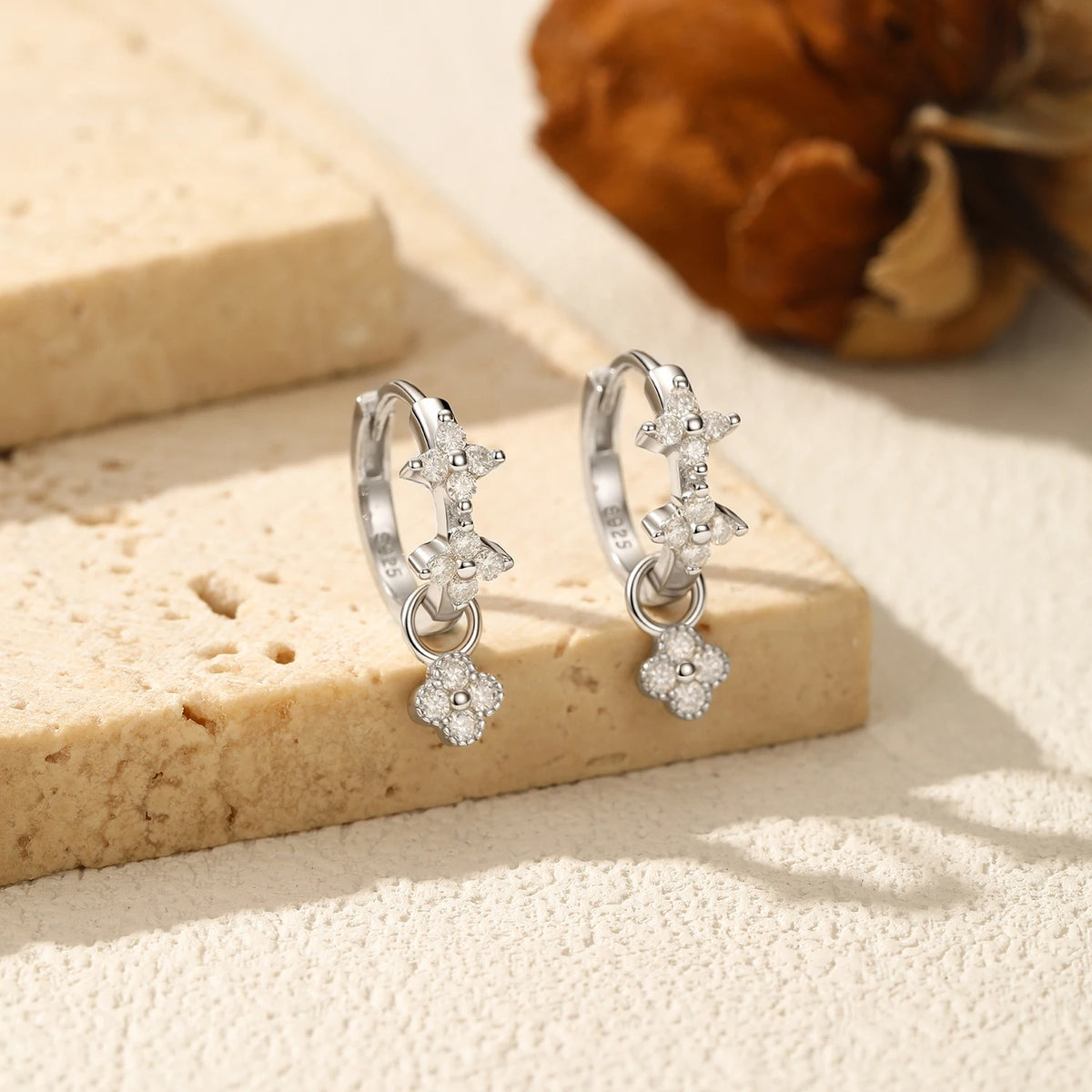 Dazzling Moissanite Ear Buckle 925 Sterling Silver Four Leaf Clover Swing Lab Diamond Hoop Earrings For Women Jewelry