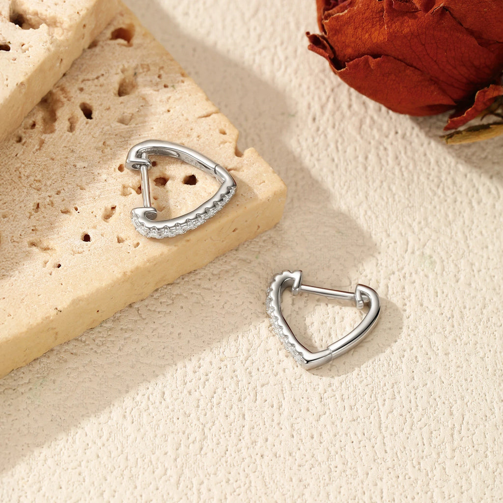 925 Sterling Silver Romantic Heart Design Ear Buckle D Color Moissanite Hoop Earrings For Women Dating Fine Jewelry